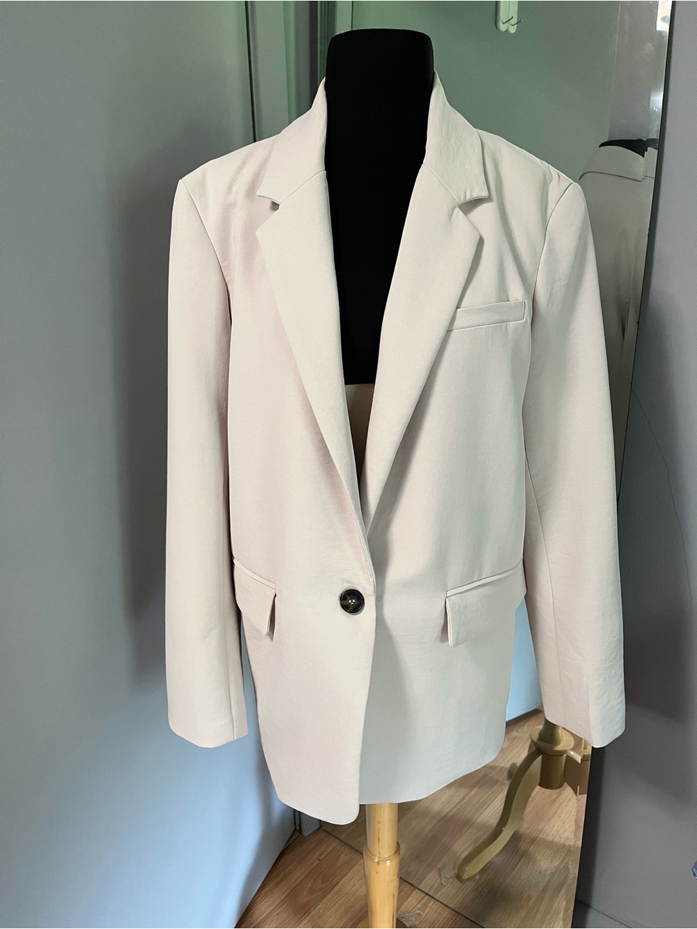House of Harlow 1960 Light Cream Notch Lapel Blazer